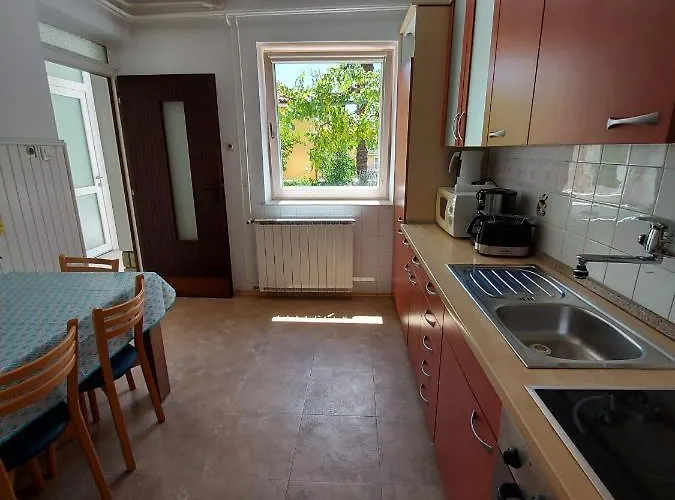 Lemut شقة بورتوروز