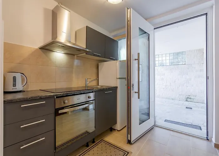 Lemut بورتوروز